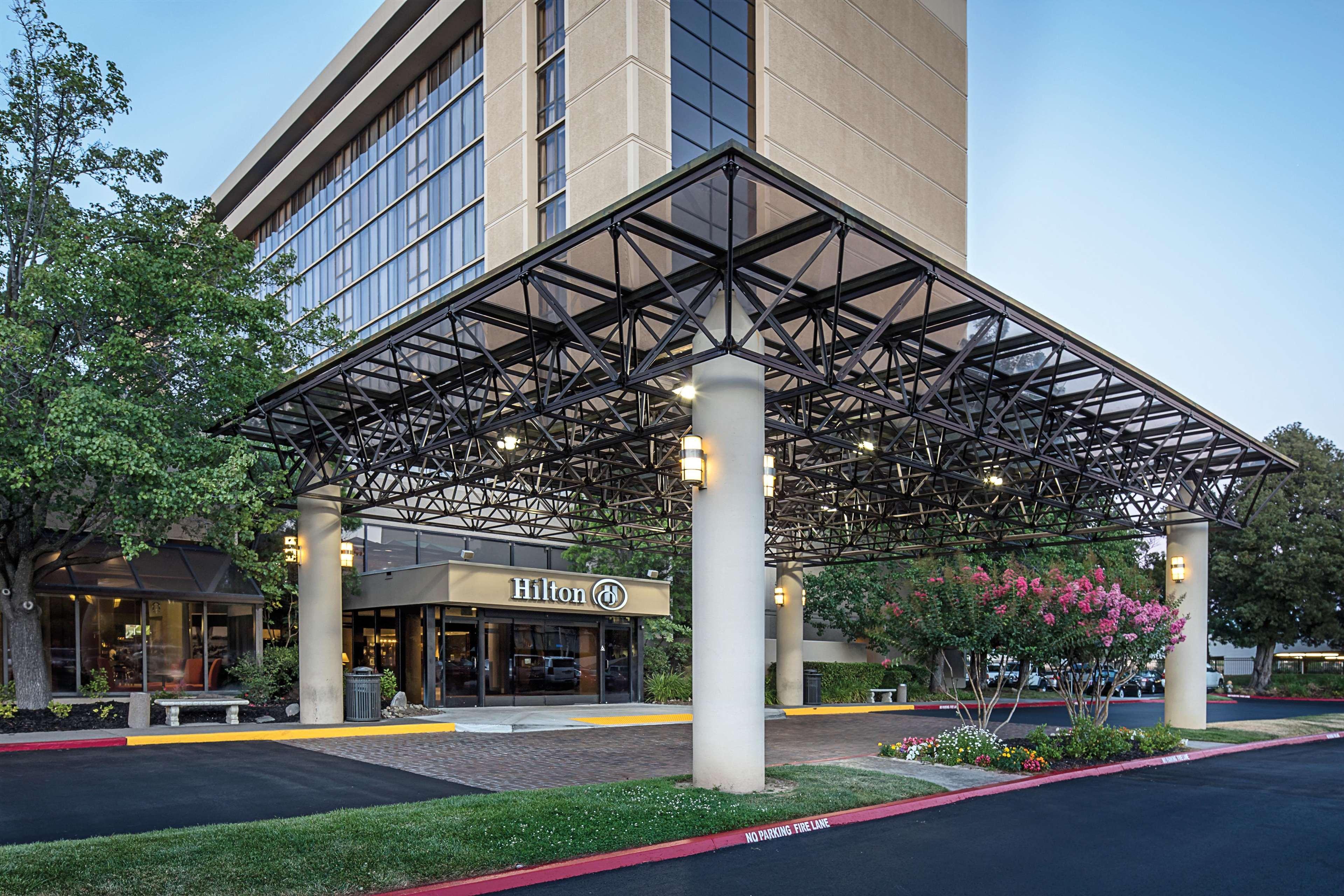 Hilton Sacramento Arden West Hotel Exterior photo