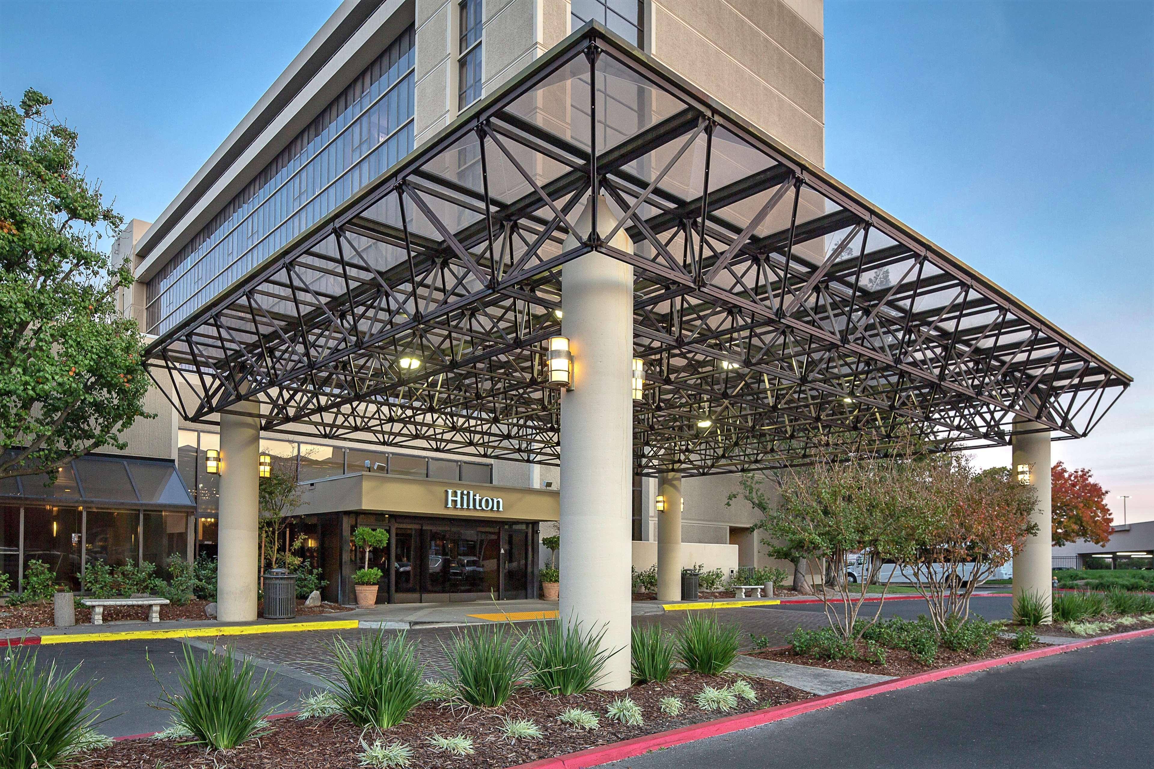 Hilton Sacramento Arden West Hotel Exterior photo